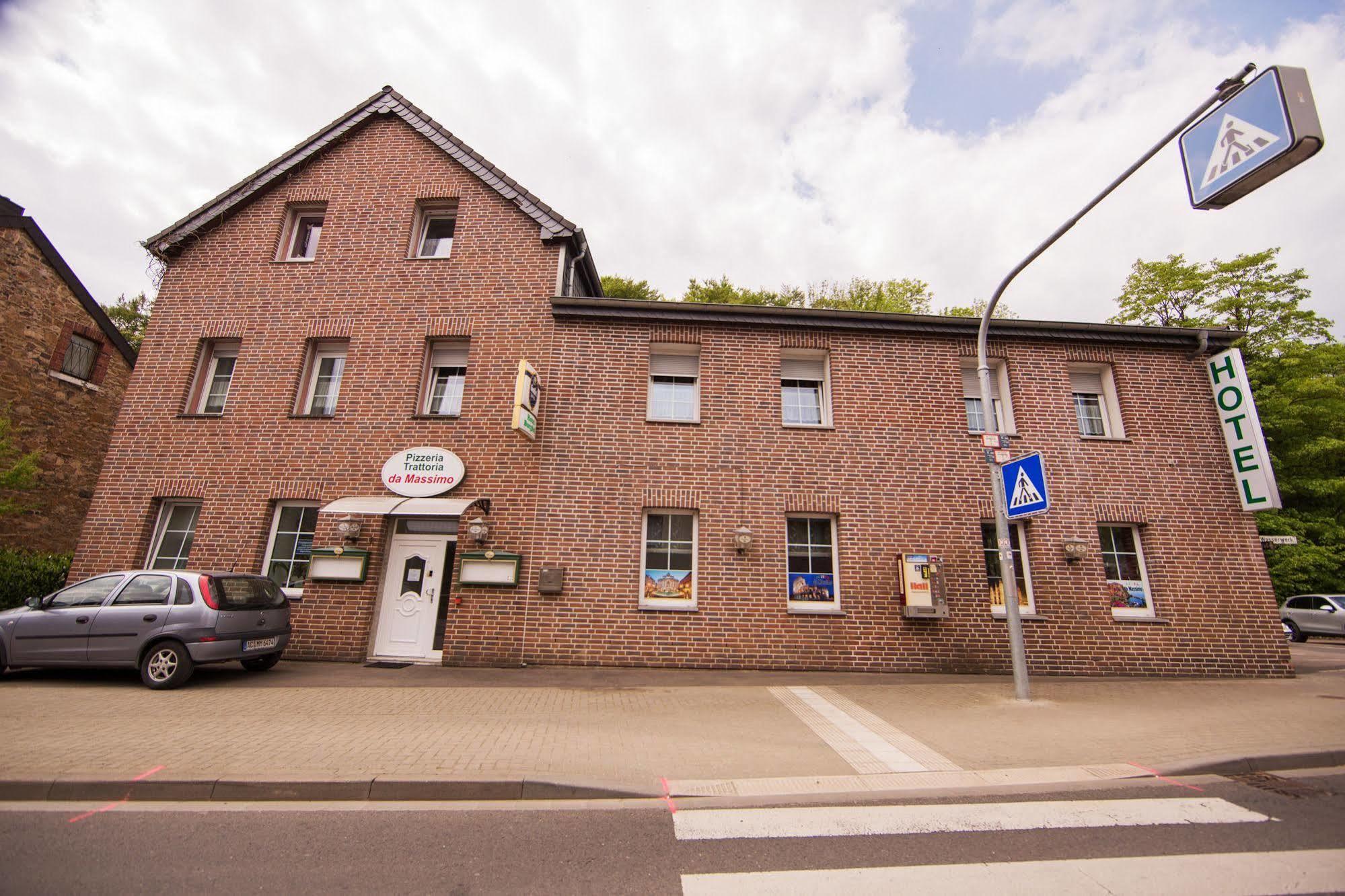Hotel Burghof Stolberg  Exteriör bild